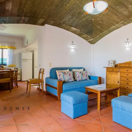 Greice Homes-650 Meters From The Beach, 4 Bedrooms For Holidays In Vilamoura-quarteira *