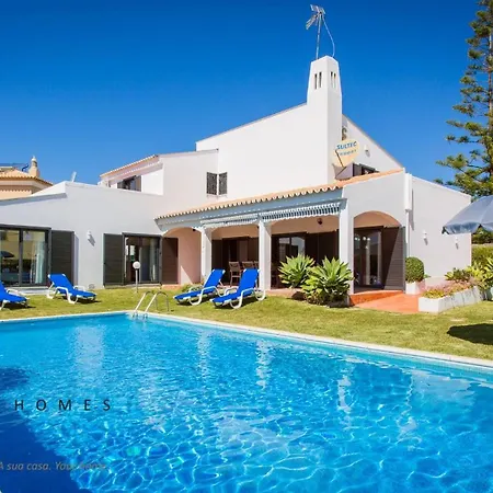 Greice Homes-650 Meters From The Beach, 4 Bedrooms For Holidays In Vilamoura-quarteira *