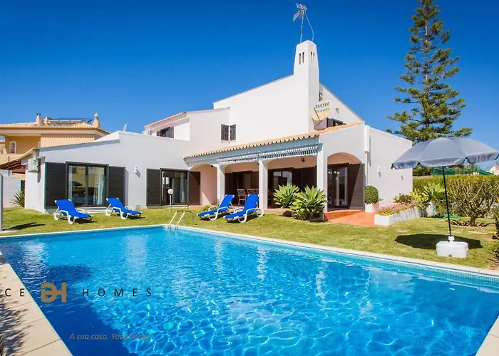 Greice Homes-650 Meters From The Beach, 4 Bedrooms For Holidays In Vilamoura-quarteira *