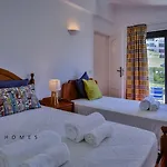 Greice Homes-650 Meters From The Beach, 4 Bedrooms For Holidays In Vilamoura-quarteira * Vilamoura