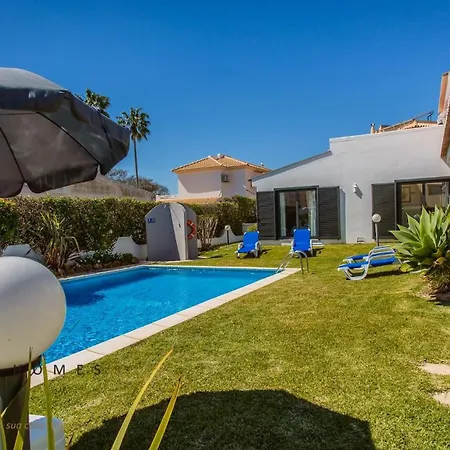 Greice Homes-650 Meters From The Beach, 4 Bedrooms For Holidays In Vilamoura-quarteira Quarteira