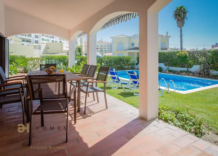 Greice Homes-650 Meters From The Beach, 4 Bedrooms For Holidays In Vilamoura-quarteira