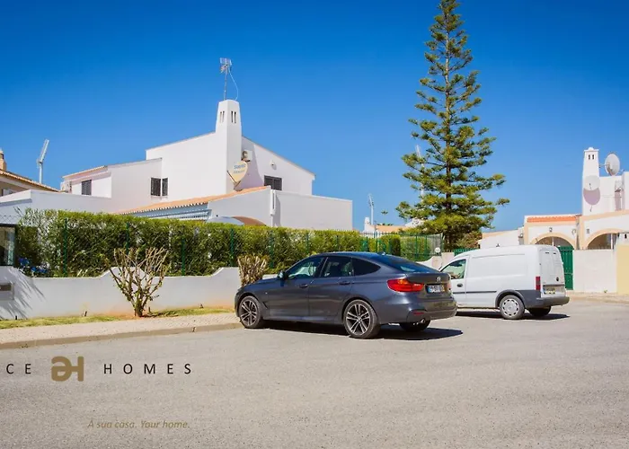 別荘 Greice Homes-650 Meters From The Beach, 4 Bedrooms For Holidays In Vilamoura-quarteira クアルテイラ
