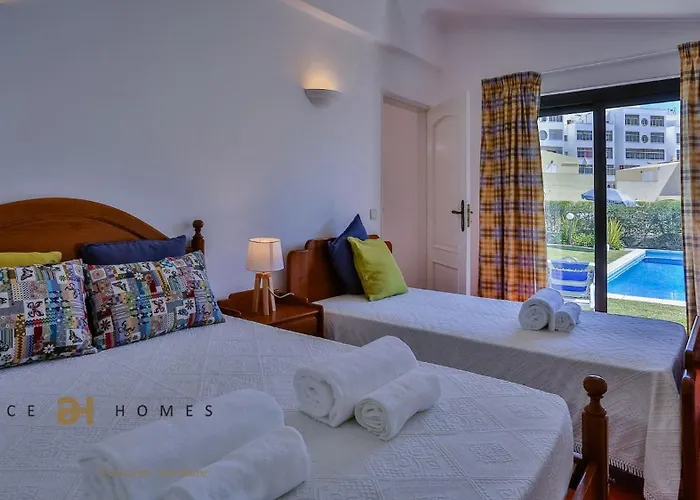 Greice Homes-650 Meters From The Beach, 4 Bedrooms For Holidays In Vilamoura-quarteira * クアルテイラ