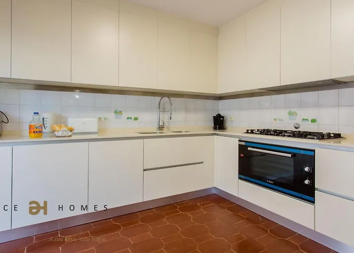 別荘 Greice Homes-650 Meters From The Beach, 4 Bedrooms For Holidays In Vilamoura-quarteira クアルテイラ