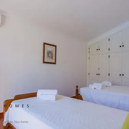 Vakantiehuis Greice Homes-650 Meters From The Beach, 4 Bedrooms For Holidays In Vilamoura-quarteira